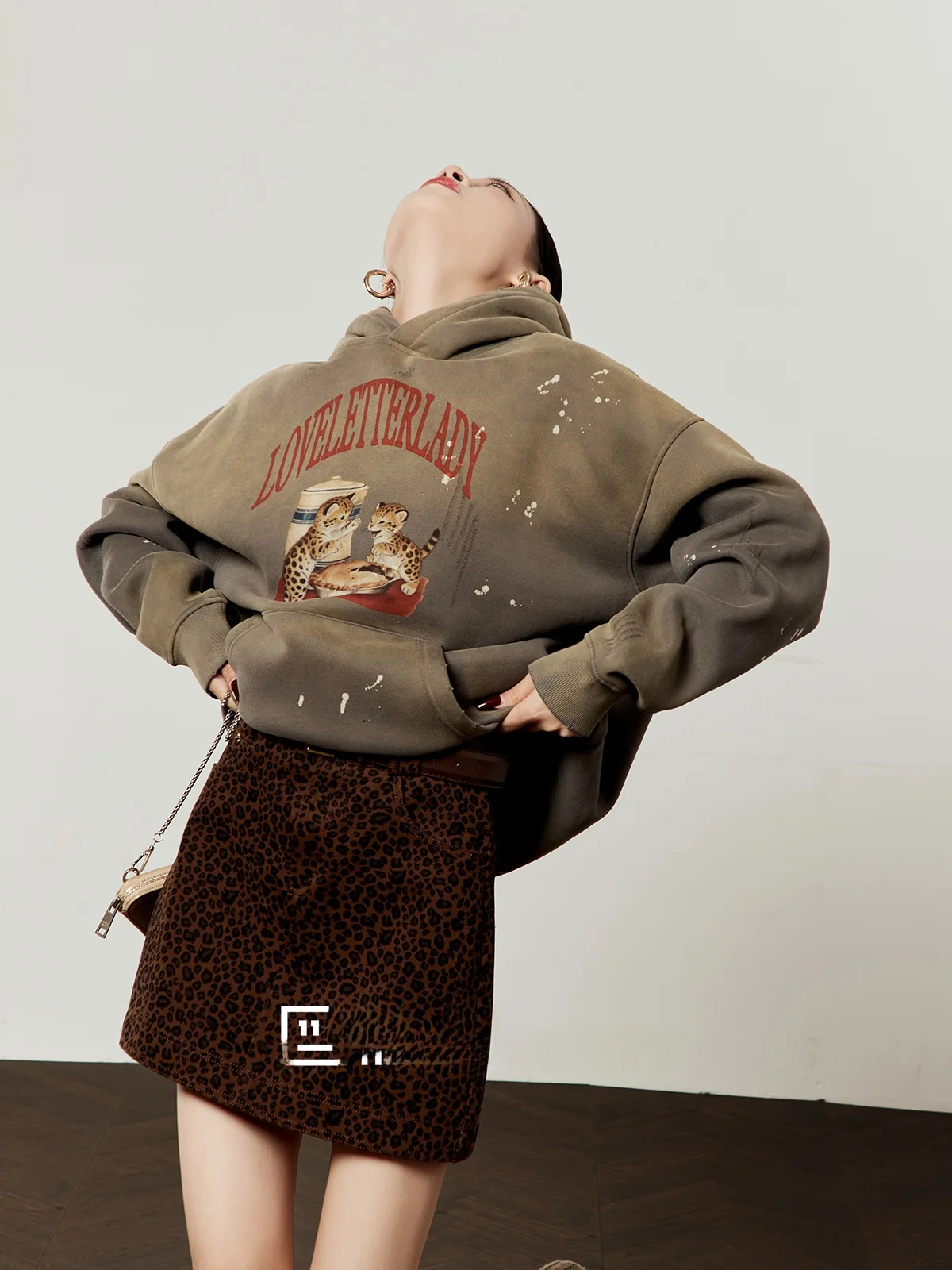 

Свободная женская толстовка в американском уличном стиле, осенняя, модная, универсальная, трендовая, новинка 2026 года, с капюшоном, с длинными рукавами