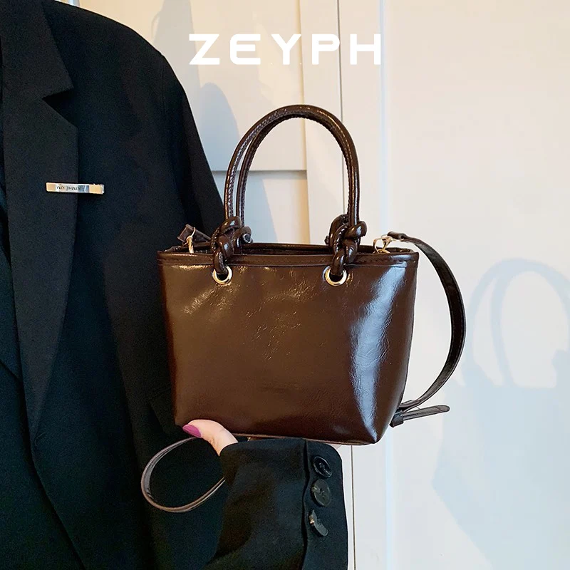

Zeyph Simple Patent Leather Shoulder Bag for Women 20250Winter Trend Y2K Handbags and Purses Females Crossbody Bags
