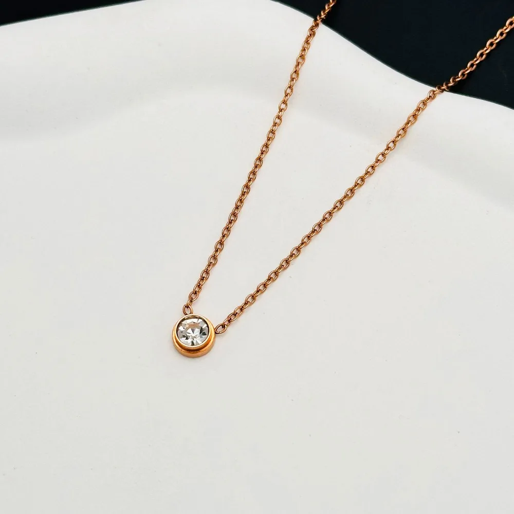 Charm Fashion Mini Crystal Steel Pendant Necklace for Women Classic Zircon Stainless Collarbone Chain Party Jewelry Accessory