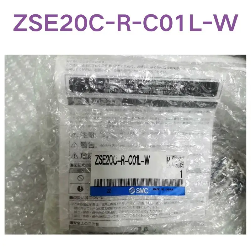 New  ZSE20C-R-C01L-W digital pressure gauge Fast Shipping