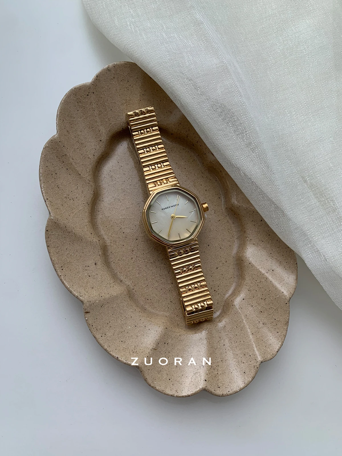 Elegant ladies' watch, fashionable and high-end, commuting and casual, versatile ladies' chain watch, female gift