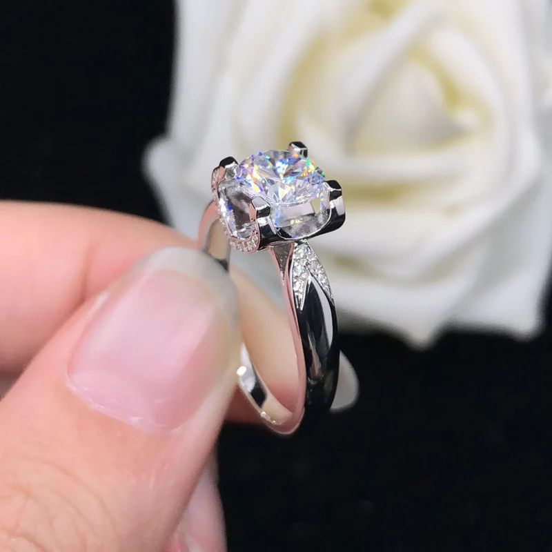 

Women Swallowtail 1 Carat Moissanite PT950 Platinum Ring - PT950 Swallowtail Crafted, Dazzling 1ct Moissanite, Exquisite Luxury
