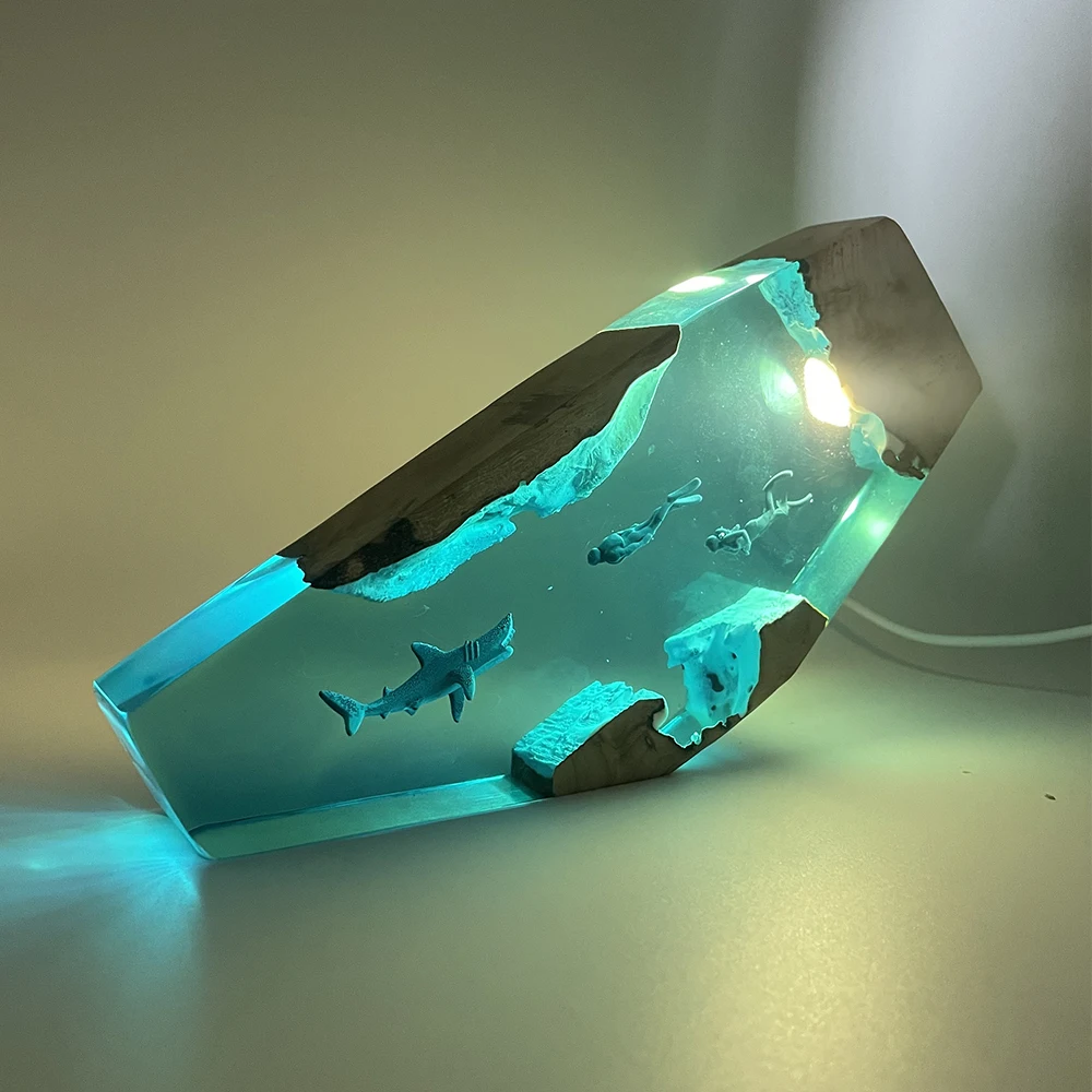 Diver Resin Lamp Creative Art Beautiful Night Light Craft Ocean Landscape Decoration USB Atmosphere Table Lamp 7 Colors Light