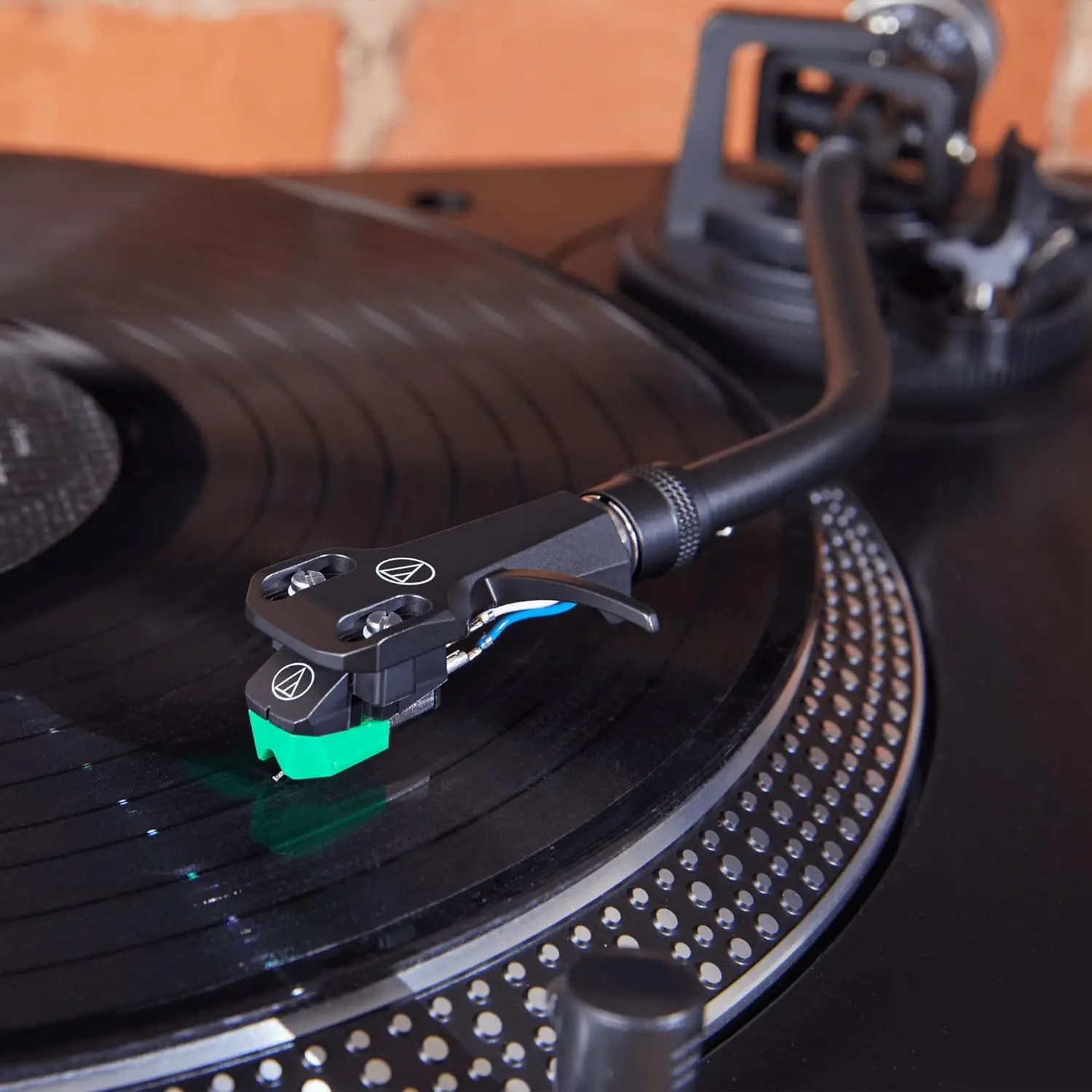 Direct-Drive Turntable (Analog & USB), Fully Manual, Hi-Fi, 3 Speed, Anti-Skate and Variable Pitch Control Black