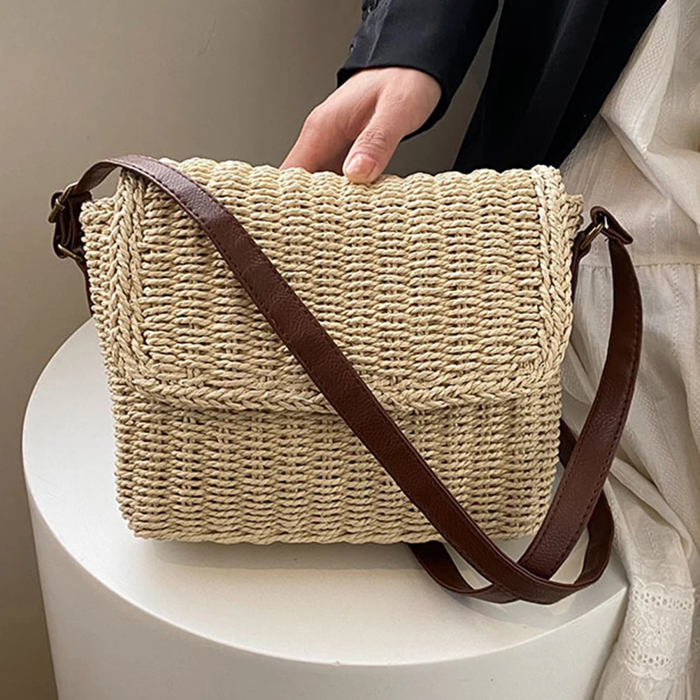 Fashion Women Weave Straw Shoulder Bag Raffia Messenger Bag New Trendy Vintage Crossbody Bag for Holiday Summer Straw Beach Bag