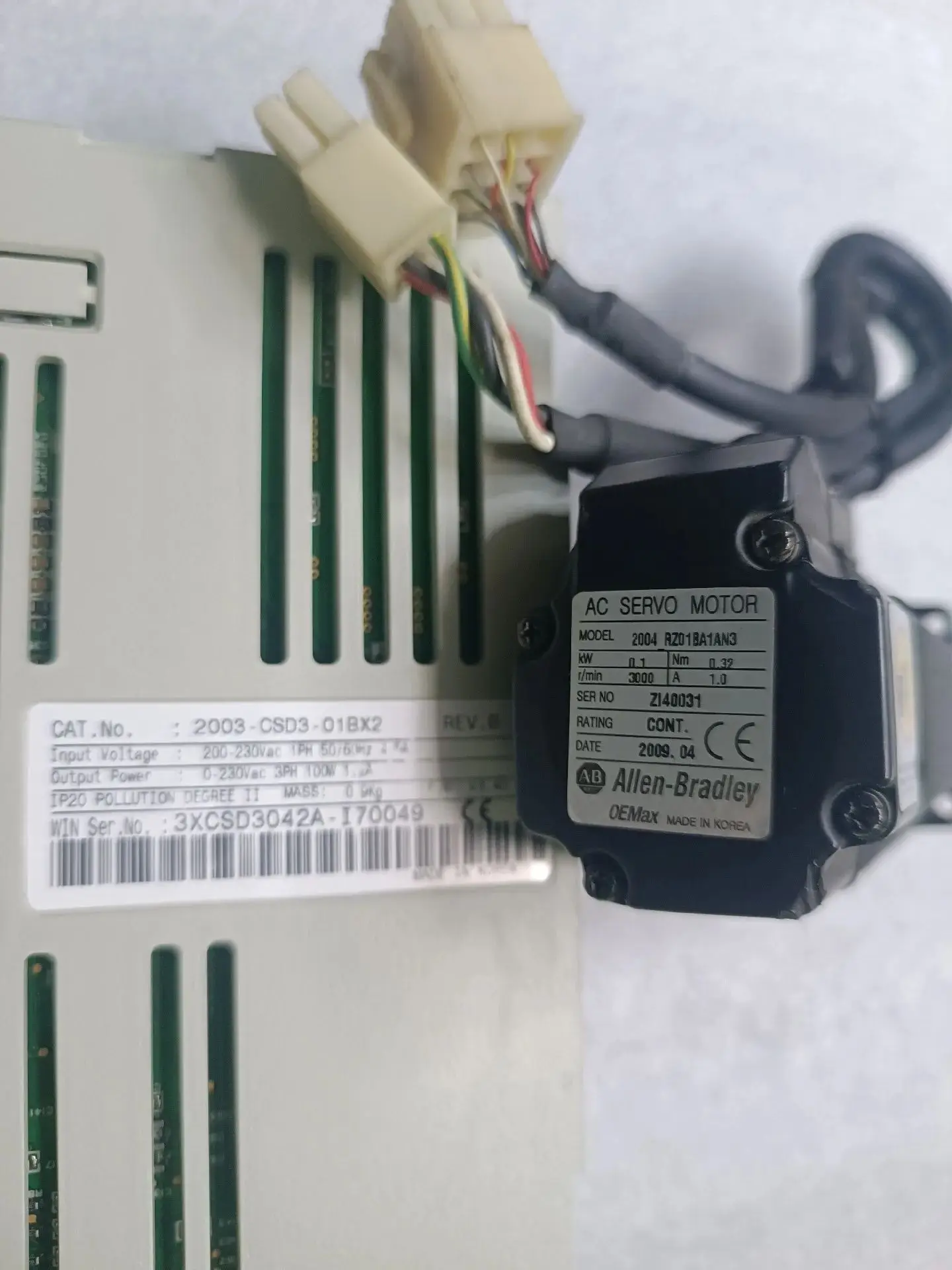 2003-CSD3-01BX2 2004-RZ01BA1ANT3 Servoaccionamiento y motor
