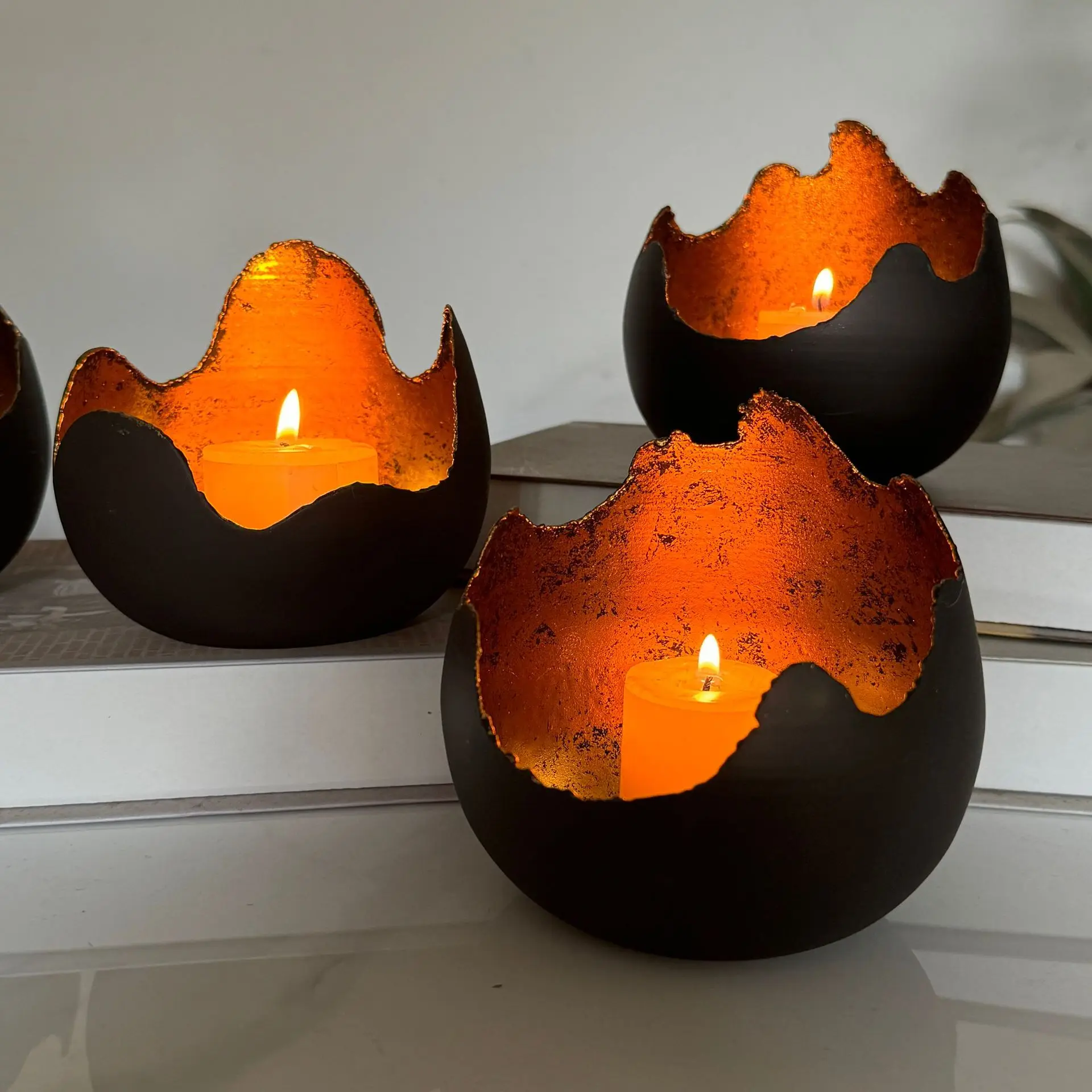 Creative egg-shaped candle holder gold cup retro decorative holder atmosphere candle bottle handmade wrought iron