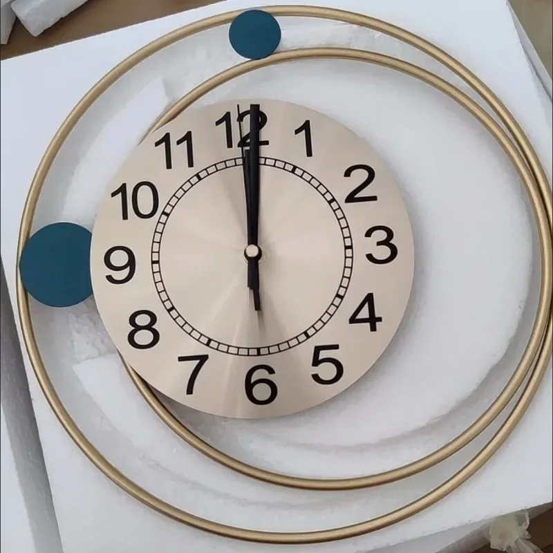 

Modern Light Luxury Style Wall Hanging Living Room Bedroom Indoor Clock Ornaments Home Fashion Quiet Simple Clock Home Decor