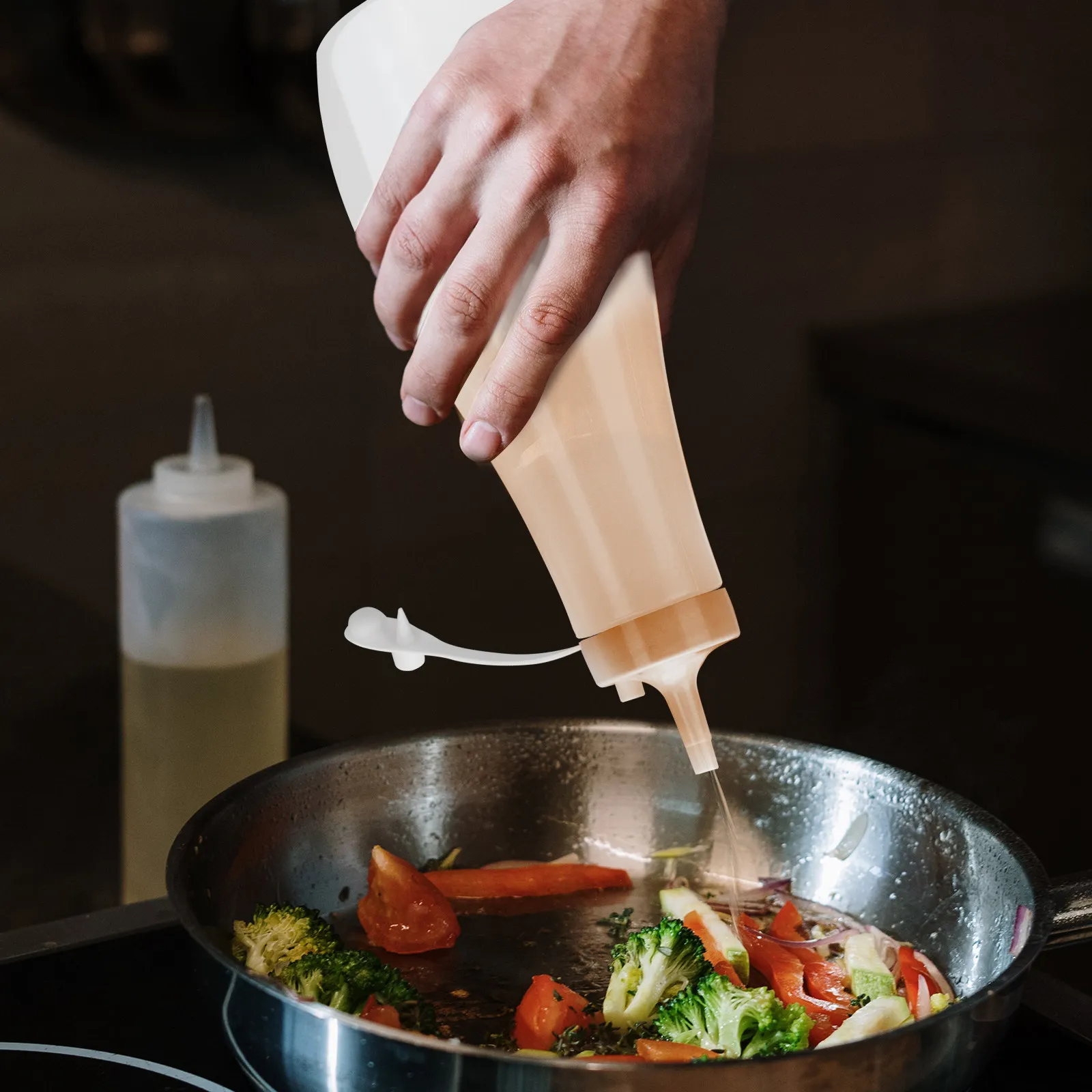 4 Botellas de Plástico de Grado Alimenticio para Salsas, Ketchup, Mostaza, Mayonesa, Aceite de Oliva, Salsa Barbacoa, Aderezo para Ensaladas y Condimentos