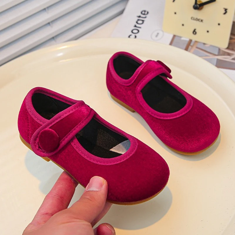 2025 خريف جديد أطفال أحذية موضة بنات الأميرة حذاء من الجلد بسيط متعدد الاستخدامات الطفل مستديرة رئيس شقة المضادة للانزلاق فتاة حذاء كاجوال