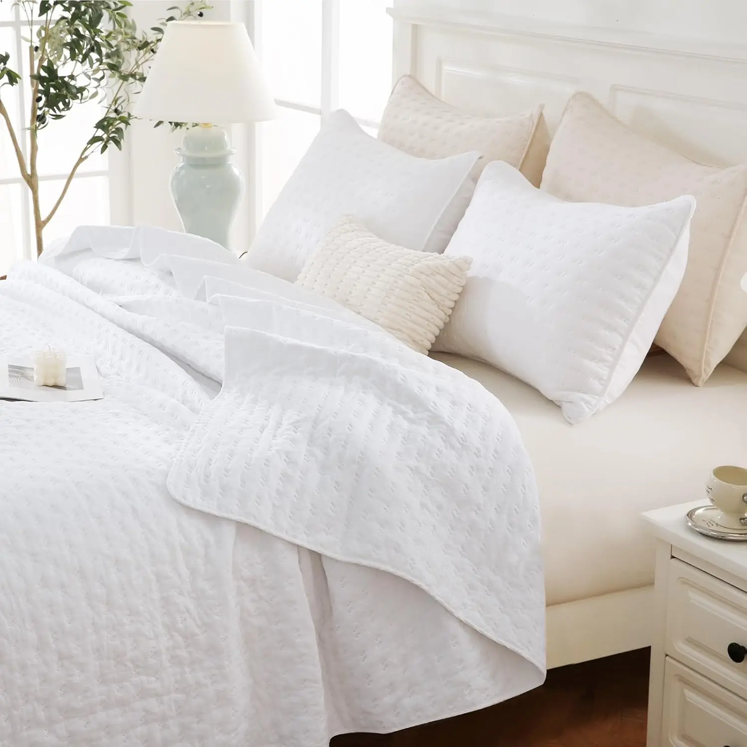 

White Quilt Bedding Set With Pillow Sham, Breathable Lightweight Bed Spread, Soft Oversized Bedspread Coverlets For Twin Bed,