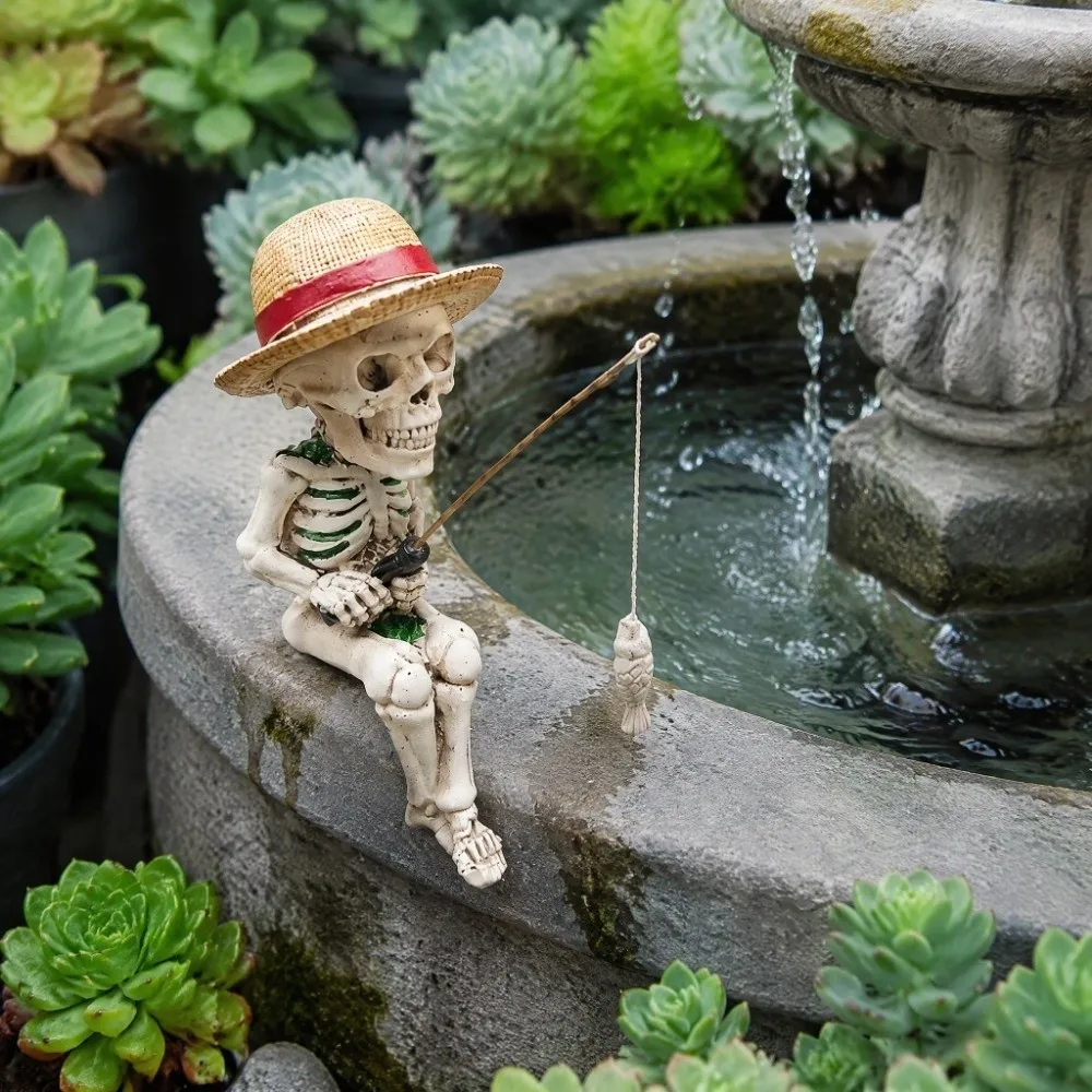 Funny Resin Fishing Skeleton Figurine Mini Size 4.3 Inch Garden Skeleton Ornament White Fisher Sculpture Decor Pond Decoration