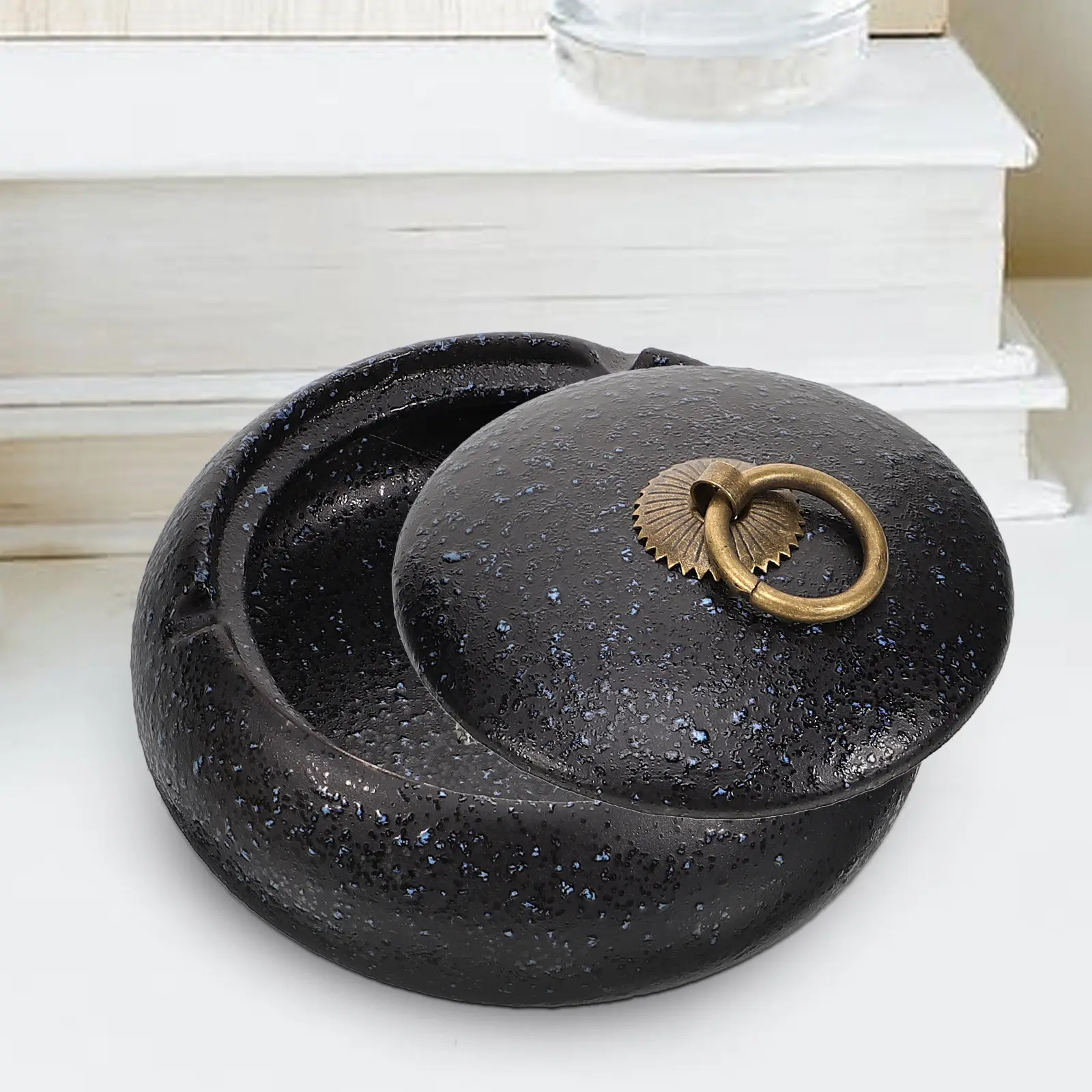 

Ashes Holder Smoking Tray with Cover Ceramic Desktop Decoration Decorative Smoke