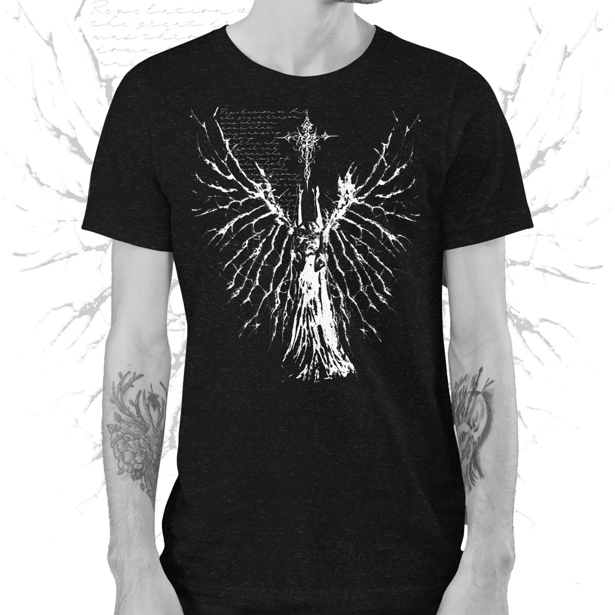 تي شيرت Gothic Fallen Angel للجنسين - تي شيرت برسومات بديلة للكتاب الداكن باللون الأسود المنقط - Ravens Crypt