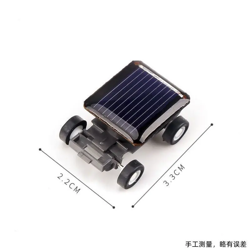 Mini carro de brinquedo movido a energia solar