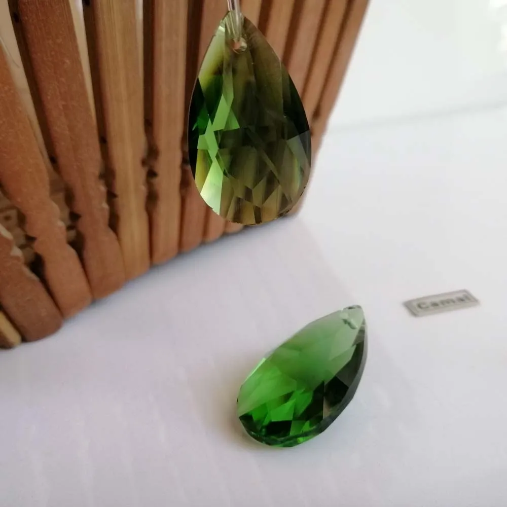 Camal 10 pçs 28mm malha verde forma gota prismas de cristal pingentes grânulo pendurado para joalheiro lustre iluminação da lâmpada casamento peças