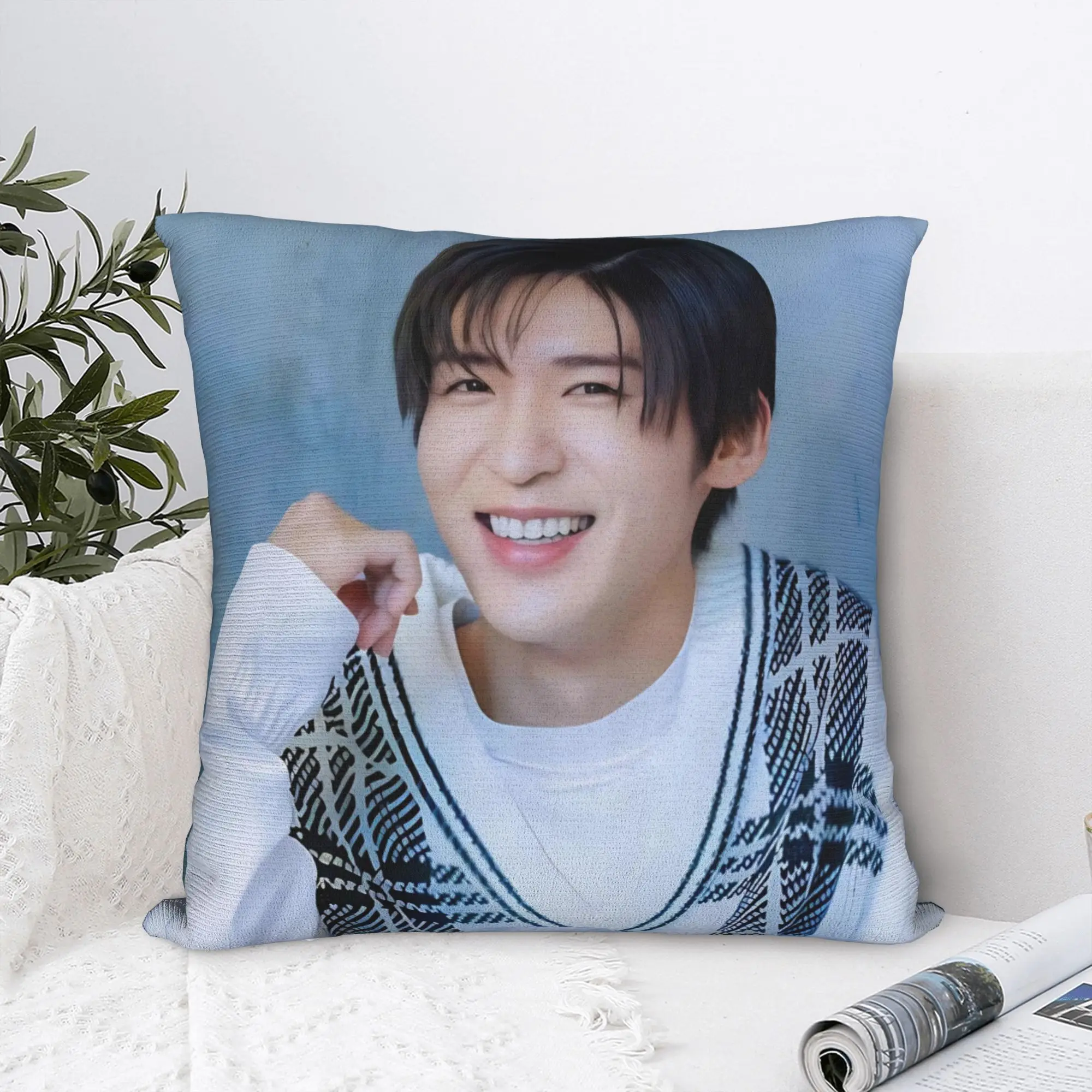 Fundas de almohada cuadradas de poliéster con diseño de Ren Meguro, cantante japonés, funda de cojín para cama y coche, funda de almohada divertida para decoración del hogar, 45x45