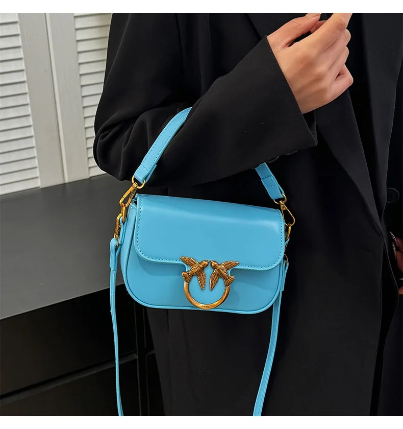 

Элегантная женская сумка через плечо — премиальная маленькая квадратная сумочка, стильная и универсальная сумка на плечо для повседневного использования, вечеринок и работы.