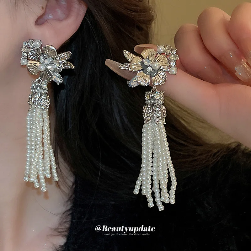 

Flower Pearl Tassel Earrings European and American Retro Palace Style Earrings Light Luxury Ancient Style Earrings Accessories