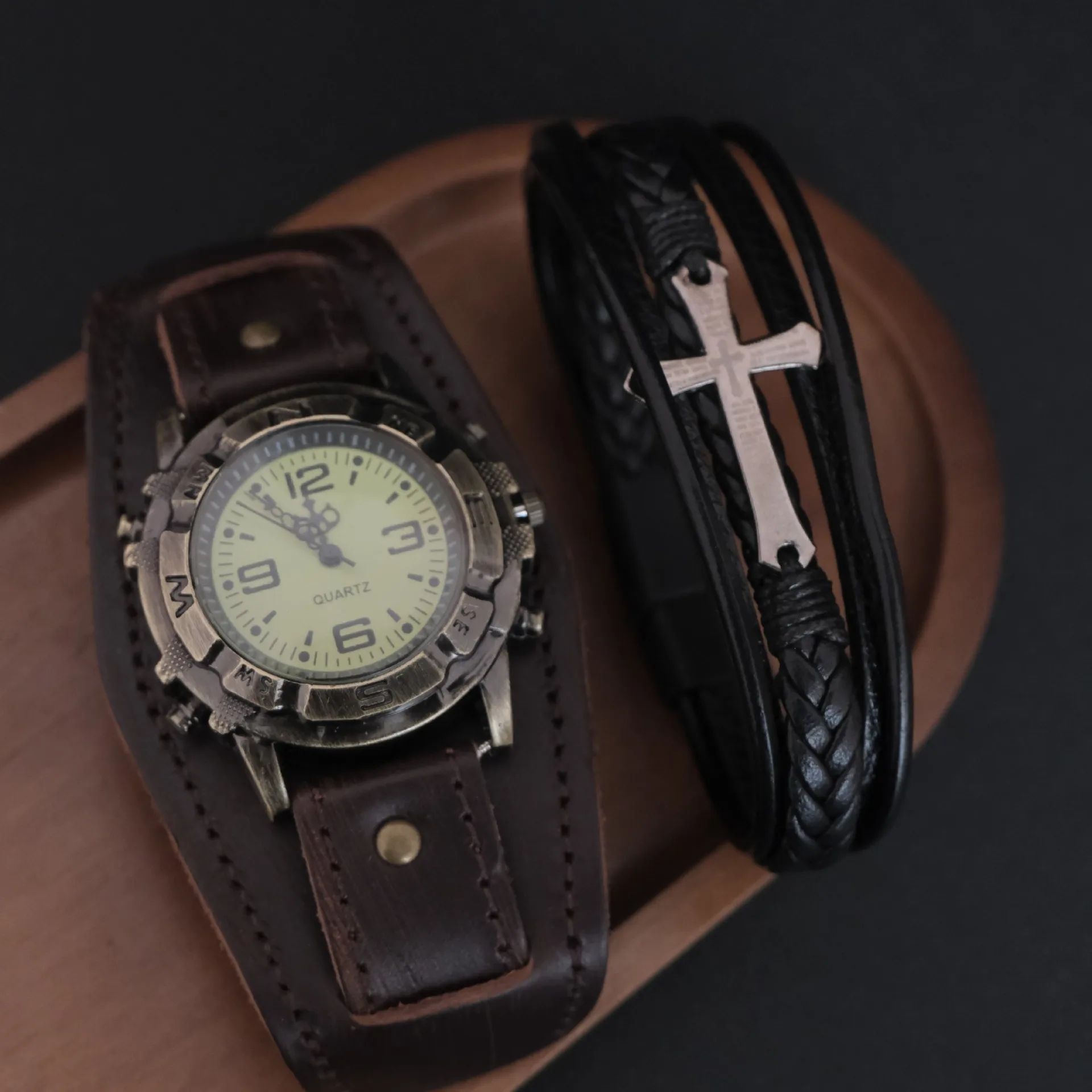 

Cross skeleton watch in Europe and America retro hand-stitched men's watches fashion Shi Ying watches naviforce watches man