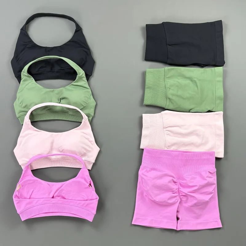 2-teiliges Workout-Set für Damen: Nahtloser Sport-BH mit abnehmbaren Polstern und gerippte Scrunch-Butt Biker-Shorts für Gym, Yoga, Pilates und Activewear