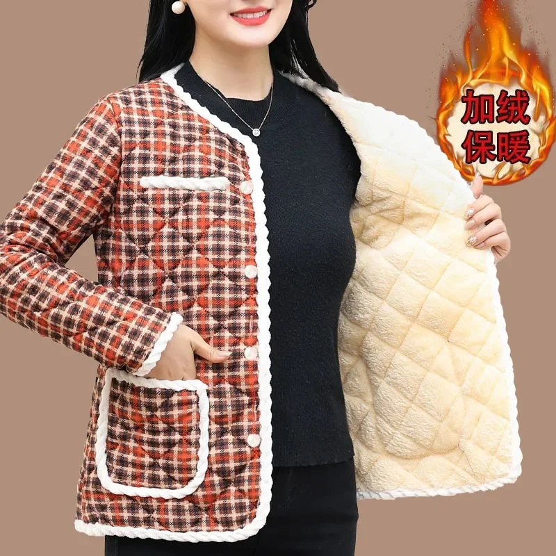 

Winter Middle Aged Mother V-neck Cotton Padded Coat Korean Female Short Parkas Jacket 2025 Women Large Size 5XL Down Cotton Tops