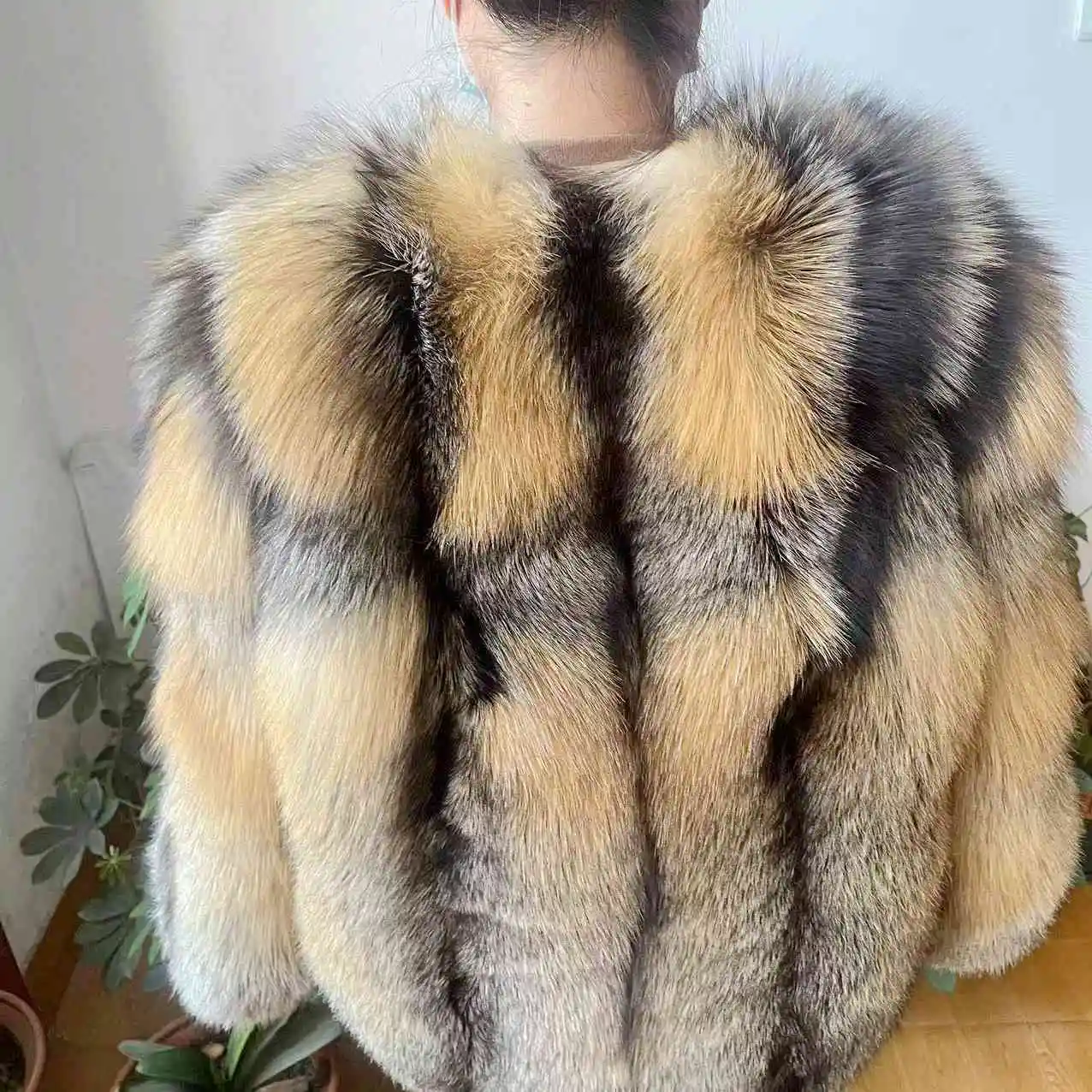 NEW style Winter Lady's Short Style Natural Fox Fur Jacket Thick Warm Real Fur Coat Women Outerwear Fashion Jacket