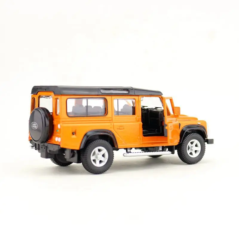 Land Rover Defender 1:36 Scale Pullback Toy Car Model Official Licensed Alloy Diecast Vehicle Replica Xmas Gift Kid Boy Toy