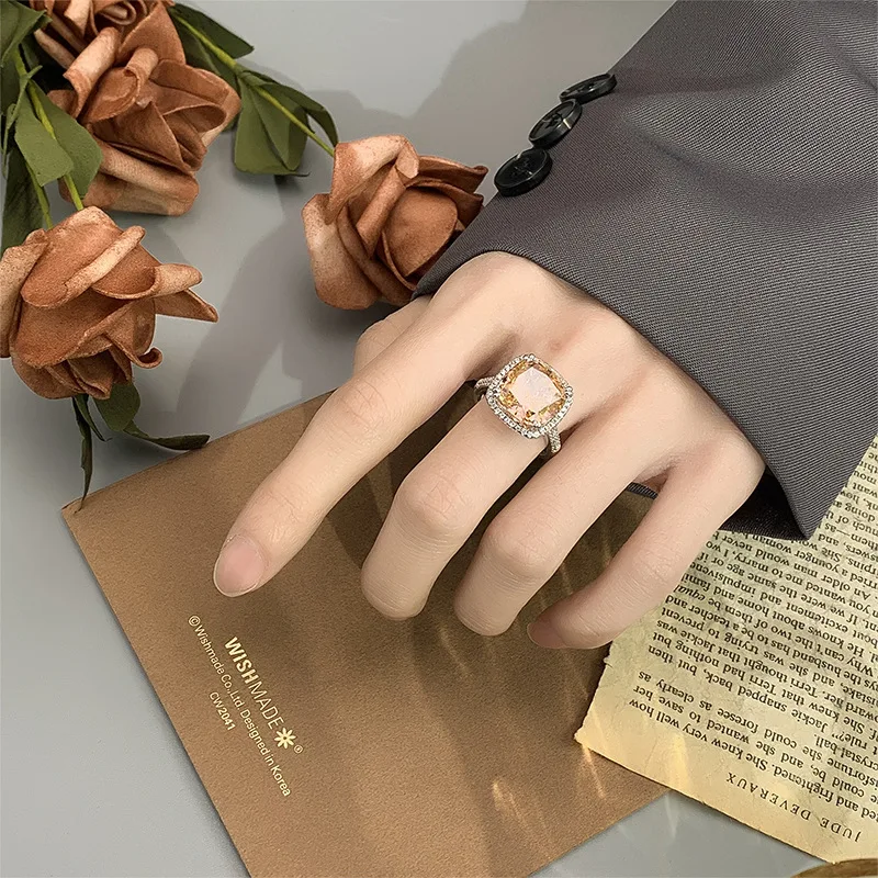 Anillo cuadrado de princesa con incrustaciones de diamantes de cobre de alto carbono con corte de Flor de hielo, personalidad de moda de nicho femenino, nuevo