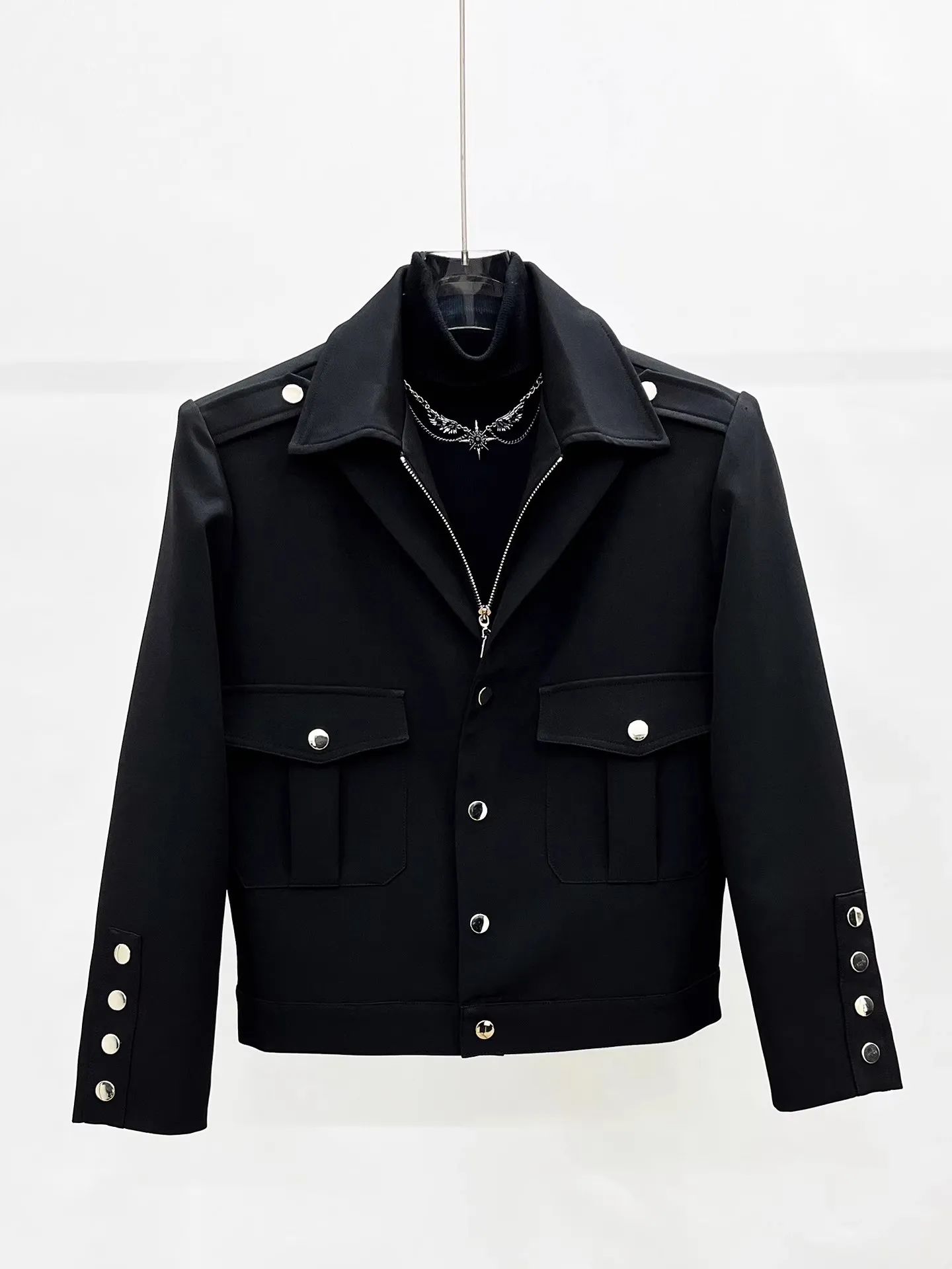 เสื้อโค้ทผู้ชายแฟชั่นฤดูใบไม้ร่วงฤดูหนาว แบบมีปกสีดำ ดีไซน์หรูหรา น้ำหนักเบา สไตล์ลำลองแบบเกาหลี