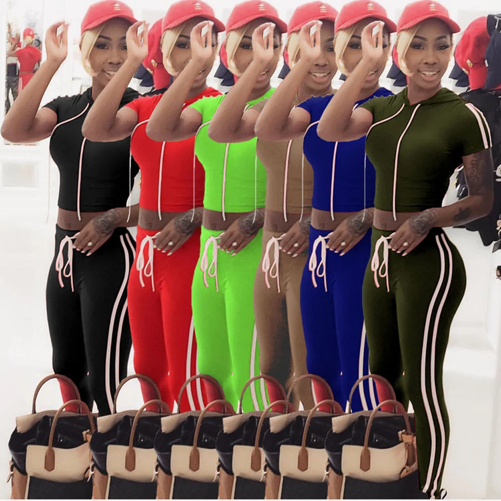 

Модный спортивный костюм-двойка для женщин: повседневный комплект для фитнеса с укороченным худи с боковыми полосками и джоггерами на шнурке