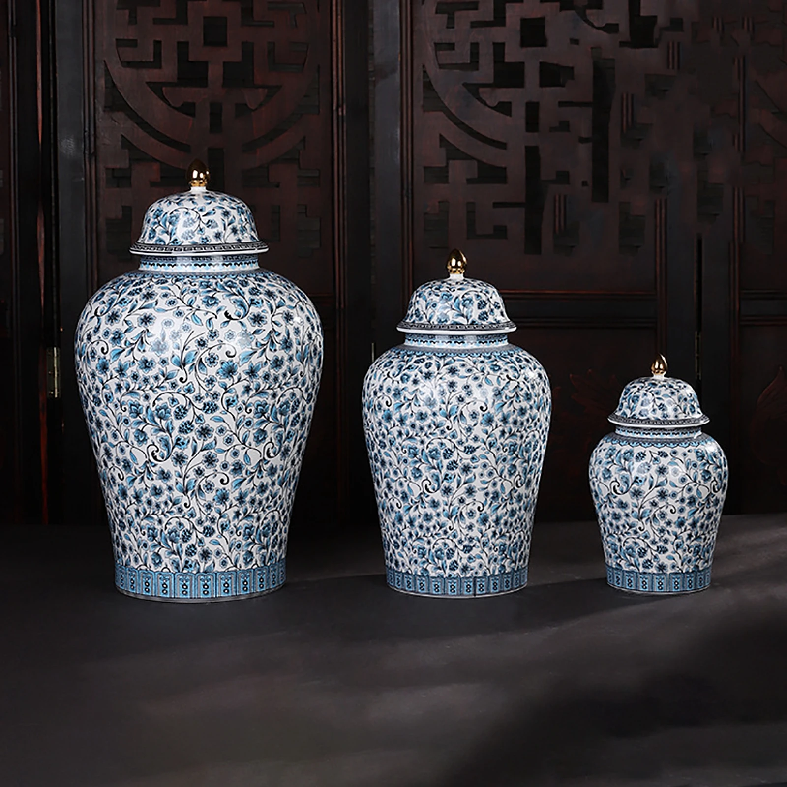 Blue and White Ceramic Vase Chinese Retro General Jar Ginger Jar Porcelain Vase Ginger Jar with Lid Home Decoration Bottles