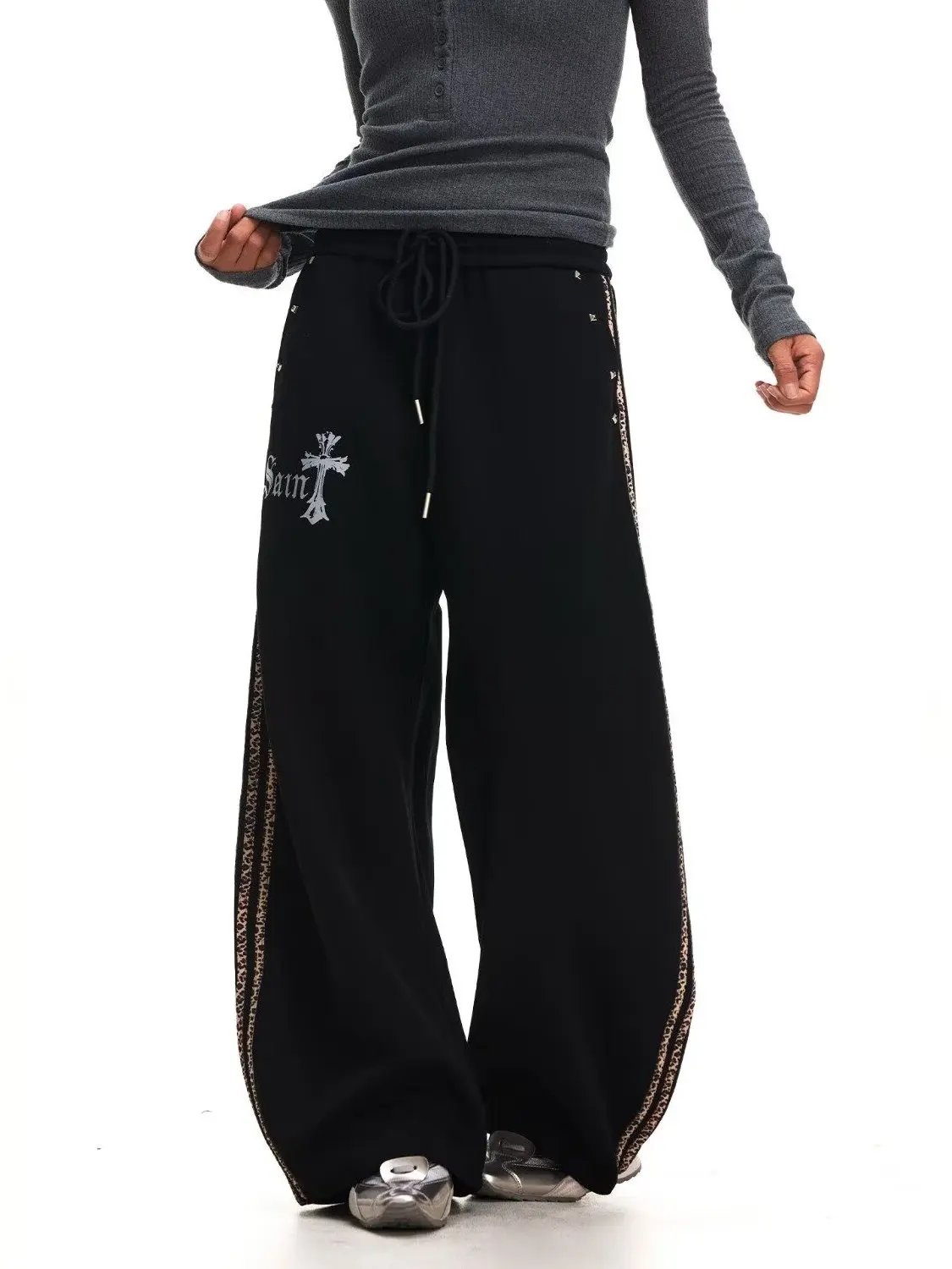 Retro American Rivet Decorative Wide Leg Sweatpants Women's Loose Knife Design Jazz Dance Long Pants High Waist Asymmetric