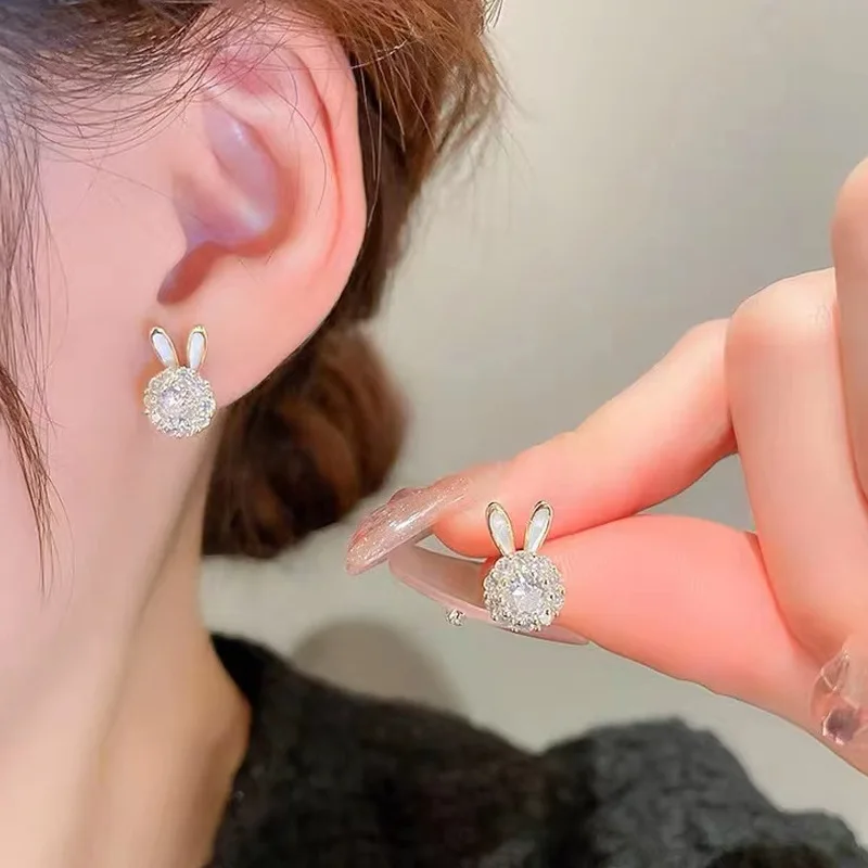 

French Retro-style Zircon Rotating Rabbit Stud Earrings Bring Good Luck for The New Year and Cute Girl Earrings