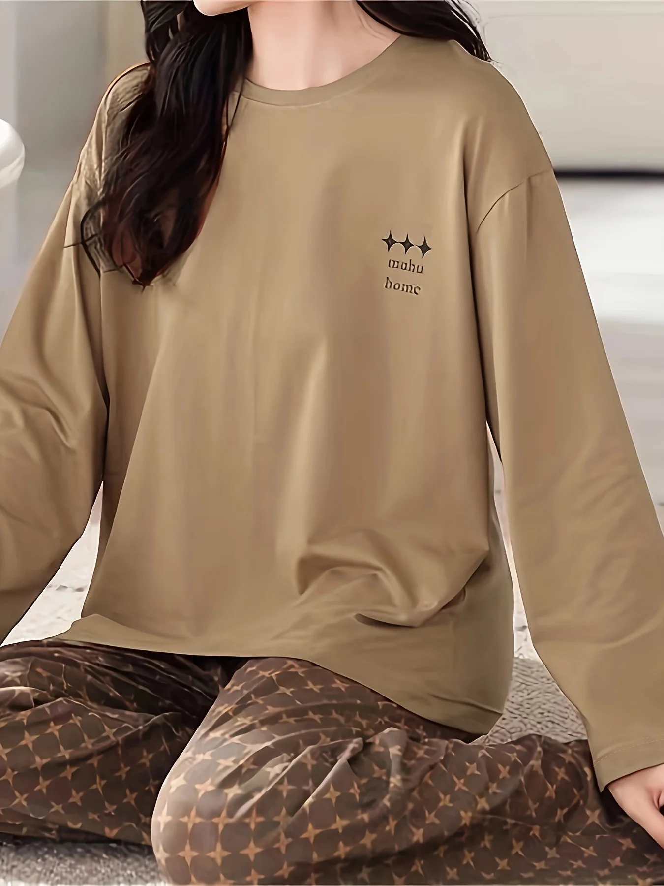 

Женский пижамный комплект на осень/зиму из двух предметов — простая пижама с буквенным принтом в стиле ретро и лениво-шикарный стиль。