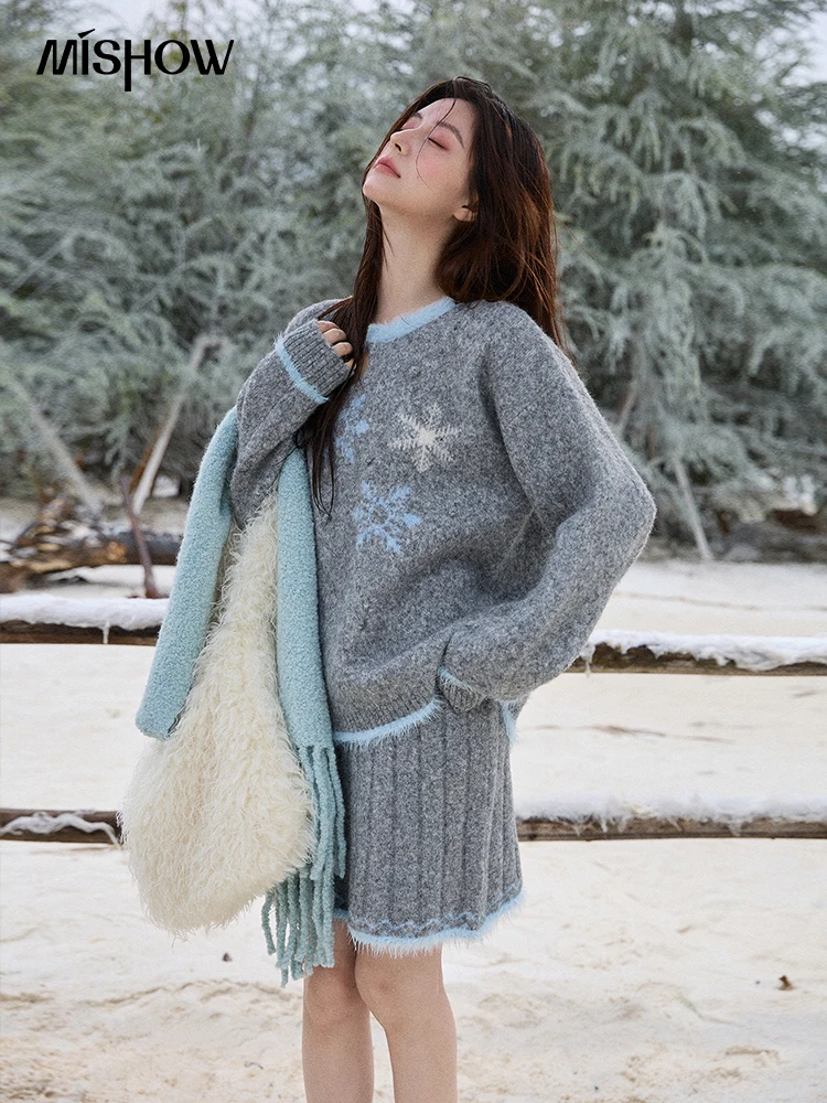 MISHOW Frau Grau Pullover Rock Anzug 2025, Winter Mode Rundhals Langarm Pullover Gestrickte Mini Rock Anzug Frau MXE51T1406