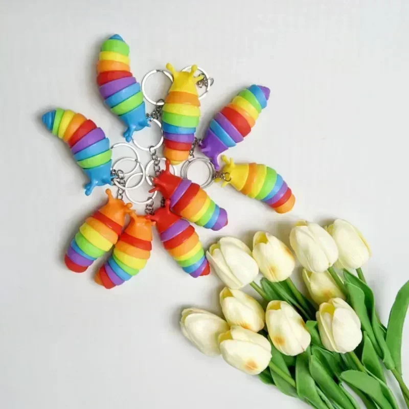 Mini Fidget Slug Keychain Toys 3D Articulated Stretch Keychain Child Adult Stress Reliever Anti-Anxiety Squeeze Sensory Party
