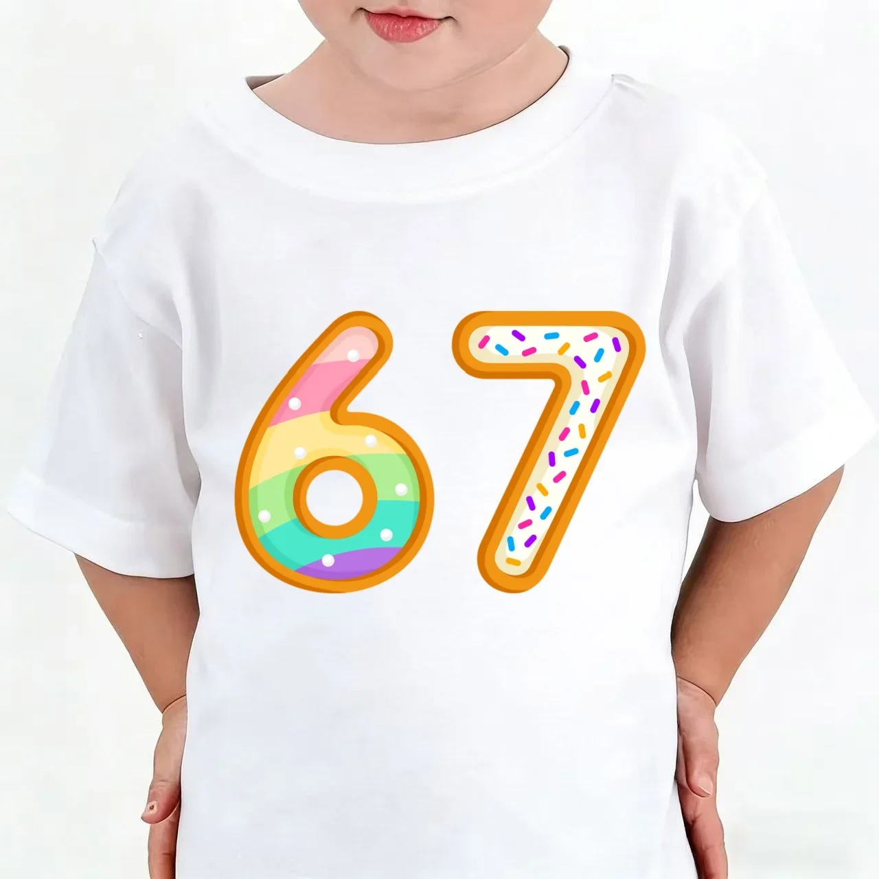 

New Children's Pattern 67-number T-shirt with Unique Design and Lightning Symbol Is a Fashionable Street and Outdoor Sports T-sh