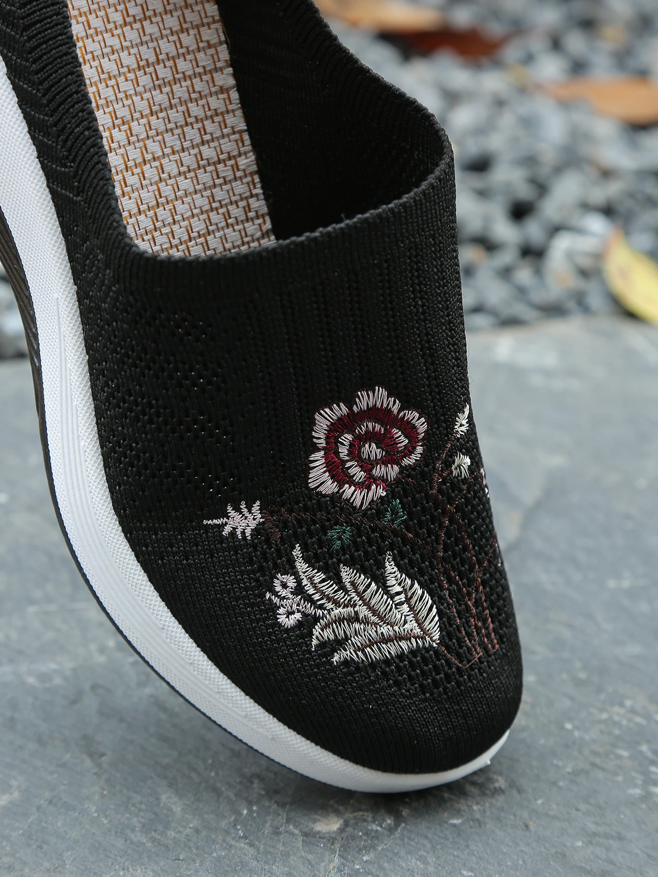 Große Größen Damen Rückenfreie Plateau-Sneaker mit Blumenstickerei, Mesh-Slipper, rutschfeste, bequeme Freizeit-Slipper für Senioren zum Gehen – Detail 18