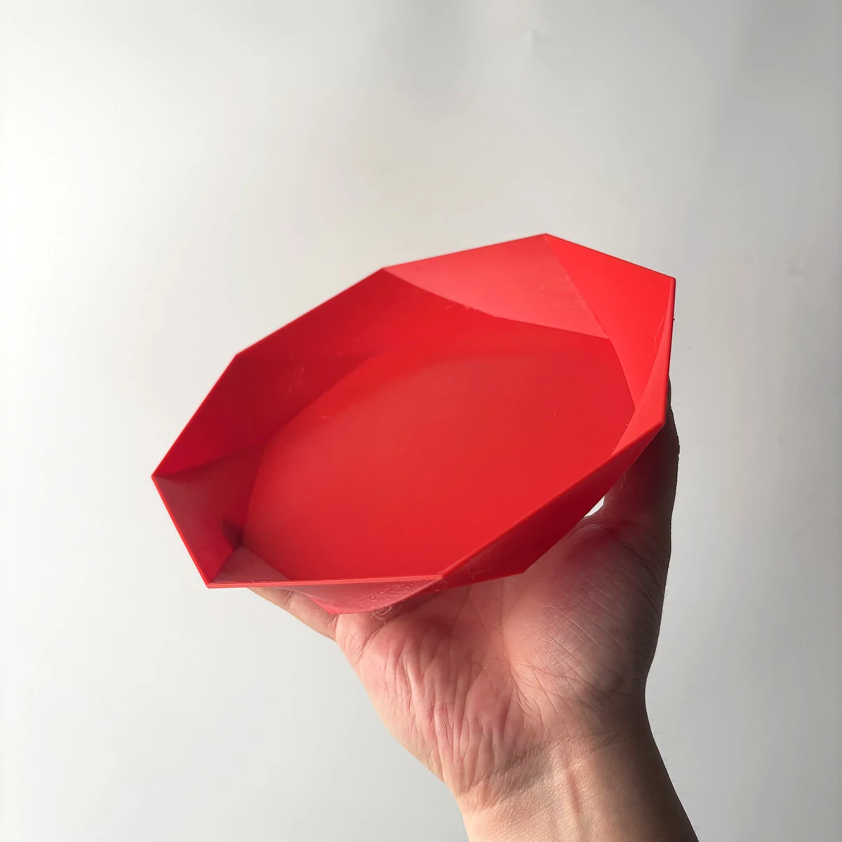 Red Geometric Cut-Out Storage Tray, Home Entryway Key and Jewelry Organizer, Desktop Coin Storage Box, Office Desk Stationery and Paperclip Organizer, Bedroom Vanity Lipstick and Earring Storage Box, Bathroom Vanity Sm