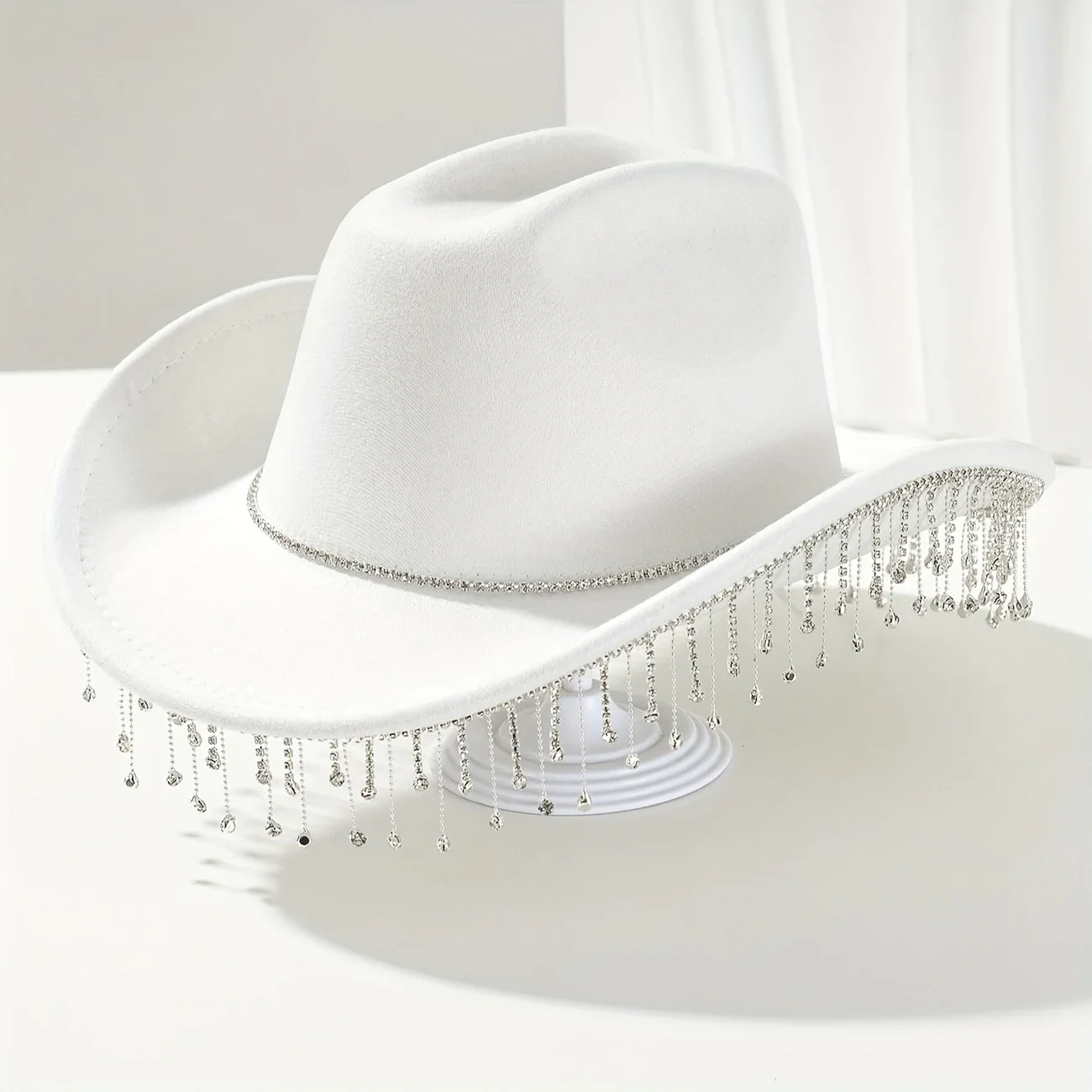 หมวกคาวบอยประดับกลิตเตอร์สีขาว HongLuan สำหรับผู้ใหญ่, หมวกคาวบอยประดับเพชรสำหรับผู้หญิง, อุปกรณ์เสริมคอสเพลย์คาวบอยหญิงและหมวกคาวเกิร์ล