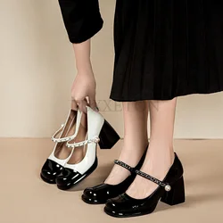 Mary Jane Shoes Spring Black-and-white Patchwork Color Coarse Heel JK Women Shoes Metal Chain Girl High Heel Shoes