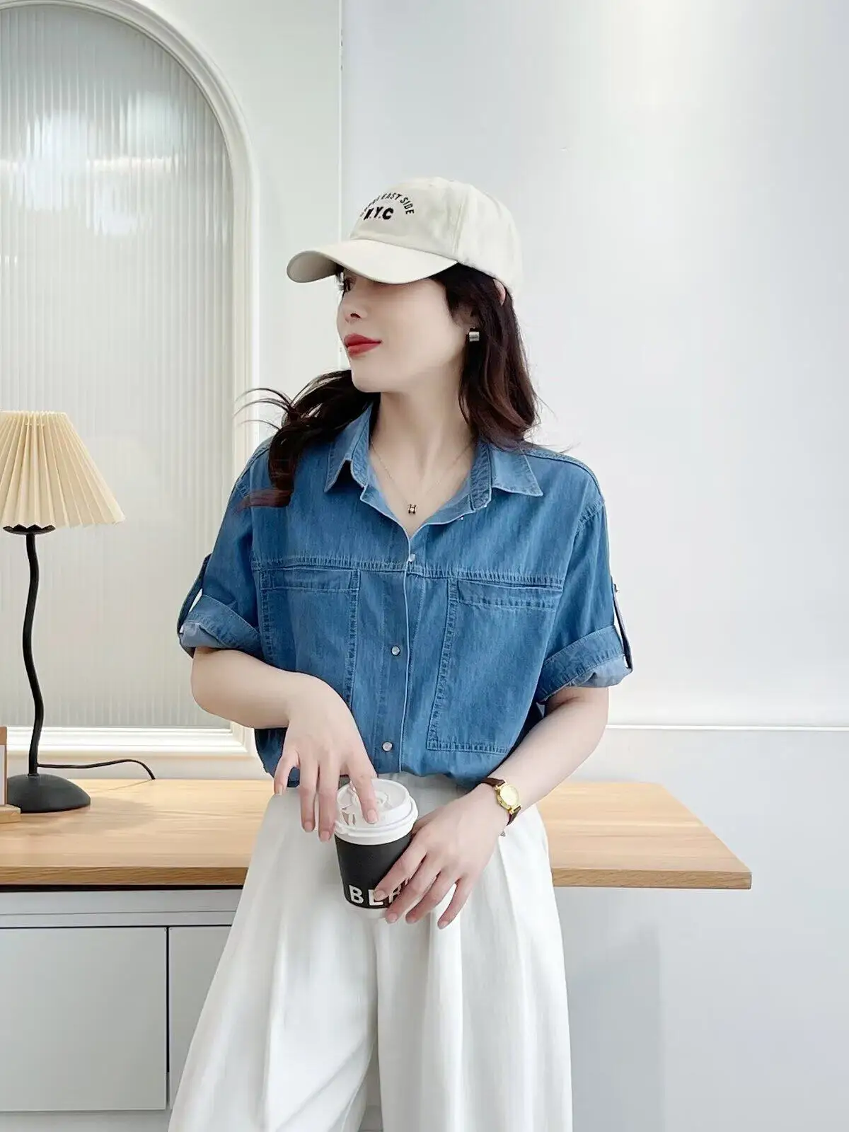 

Повседневные джинсовые рубашки для женщин: тренды 2026, корейская мода, винтажные свободные джинсовые топы с коротким рукавом, однобортные рубашки для работы