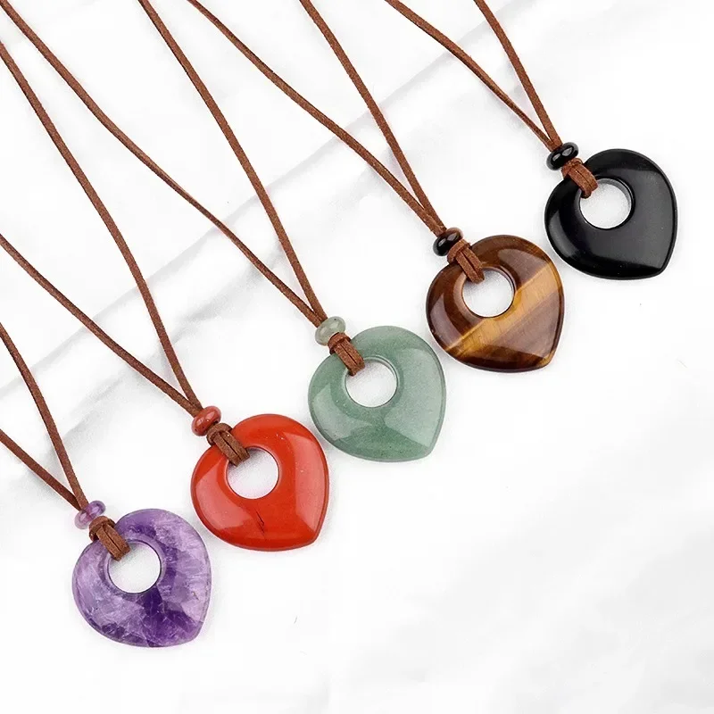 Colgante con forma de corazón de piedra Natural, collar de cuerda ajustable, Chakra, cuarzo rosa verde, topacio, Gmes, amatista, piedras preciosas, regalos de joyería