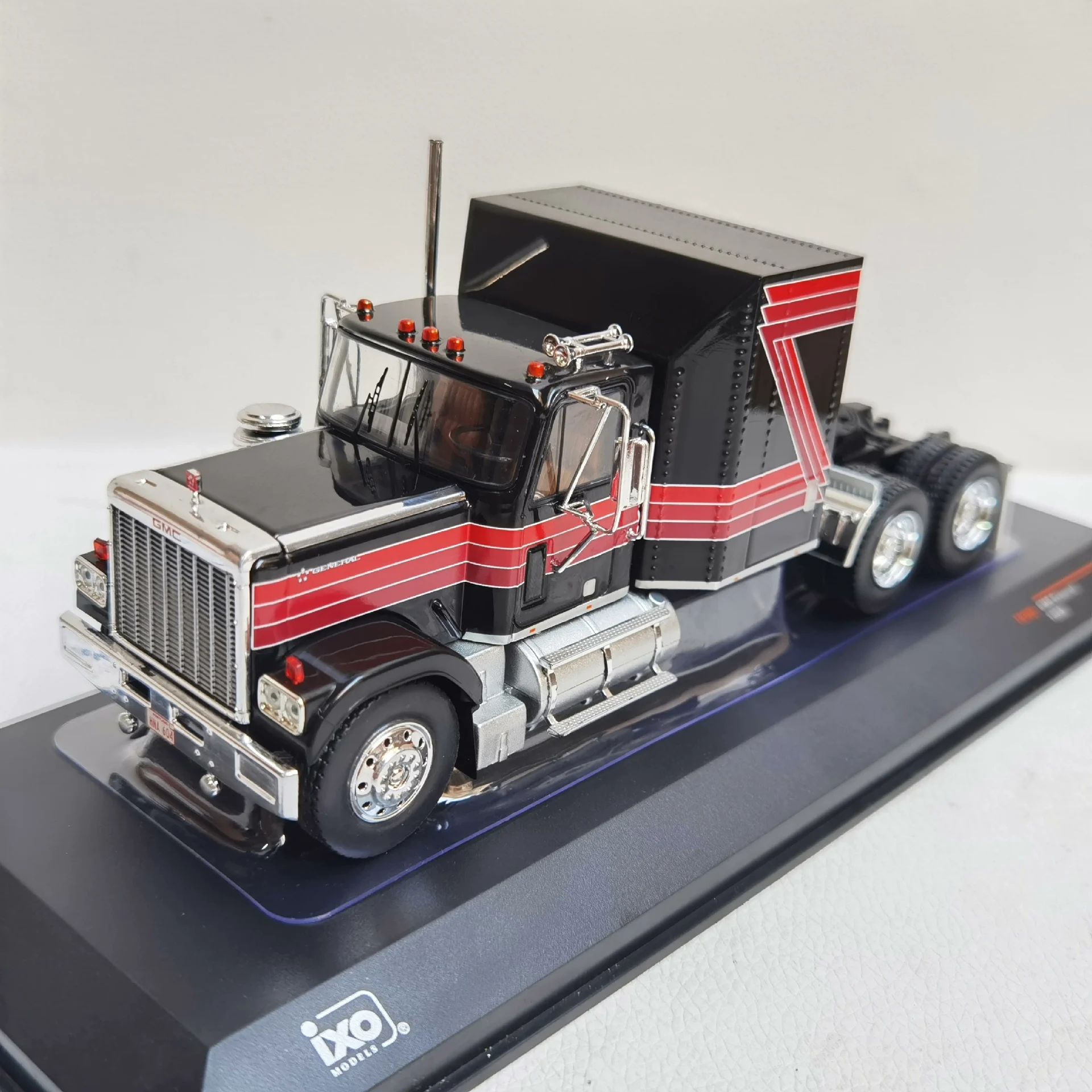 

Литой под давлением IXO масштаб 1/43 американский грузовик-трактор из сплава модель автомобиля Коллекционная игрушка в подарок сувенир дисплей орнамент