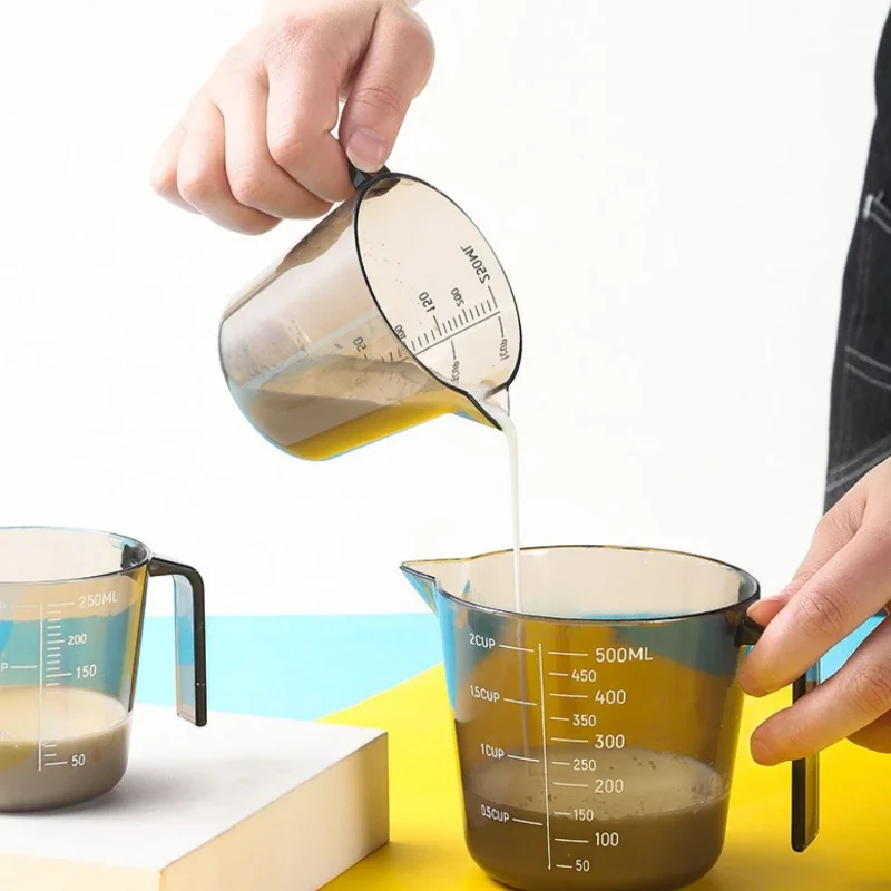 

Transparent plastic measuring cup, large capacity baking utensils, egg beater Bowl