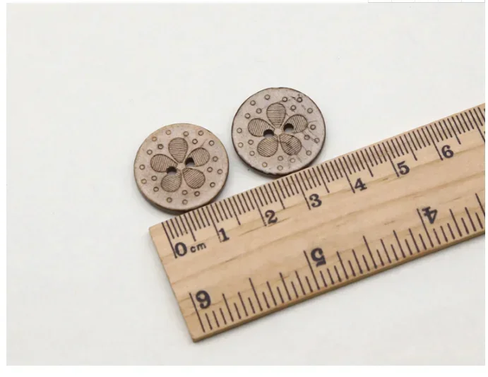 50Pcs/lot Size:15-20mm Round Natural Coconut 2 Holes Buttons Flower With 5 Petals Design Button, Delicate Sewing Button(kk-345)