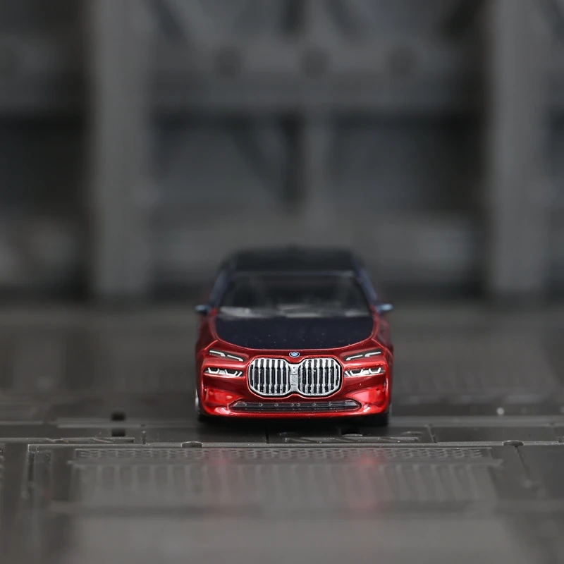 

1:72, имитация BMW i7 сплава цинка, статическая модель, металлическая коллекционная подарочная машина