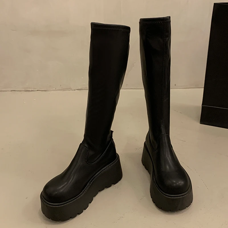 أحذية عالية للنساء أحذية منصة الموضة الشقق 2025 الشتاء تشيلسي أحذية جديدة المشي فستان مريح القوطي دراجة نارية الأحذية فام