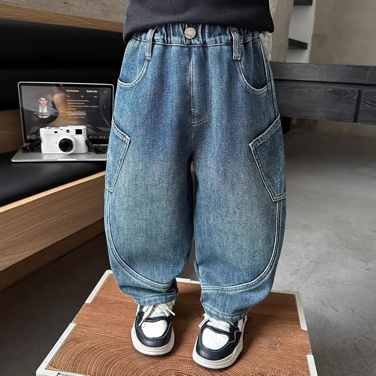 Boys Thickened Jeans Winter 2026 New Korean Style Curved Pants Kids Autumn Winter Clothing Baby Trousers
